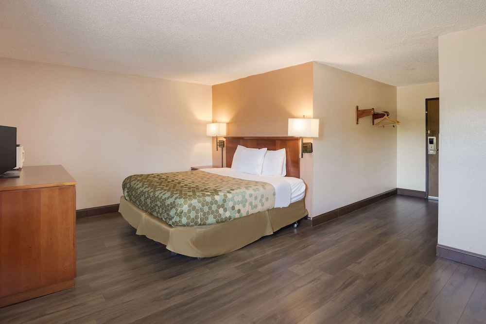 Rodeway Inn Colorado Springs 12/21