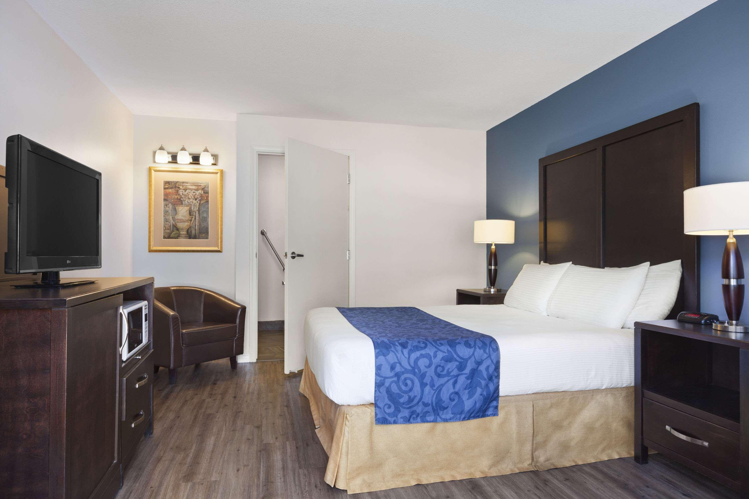 Deluxe, Queen Bed
