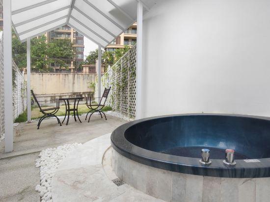 Quanyan Hotspring Holiday Hotel 46/56