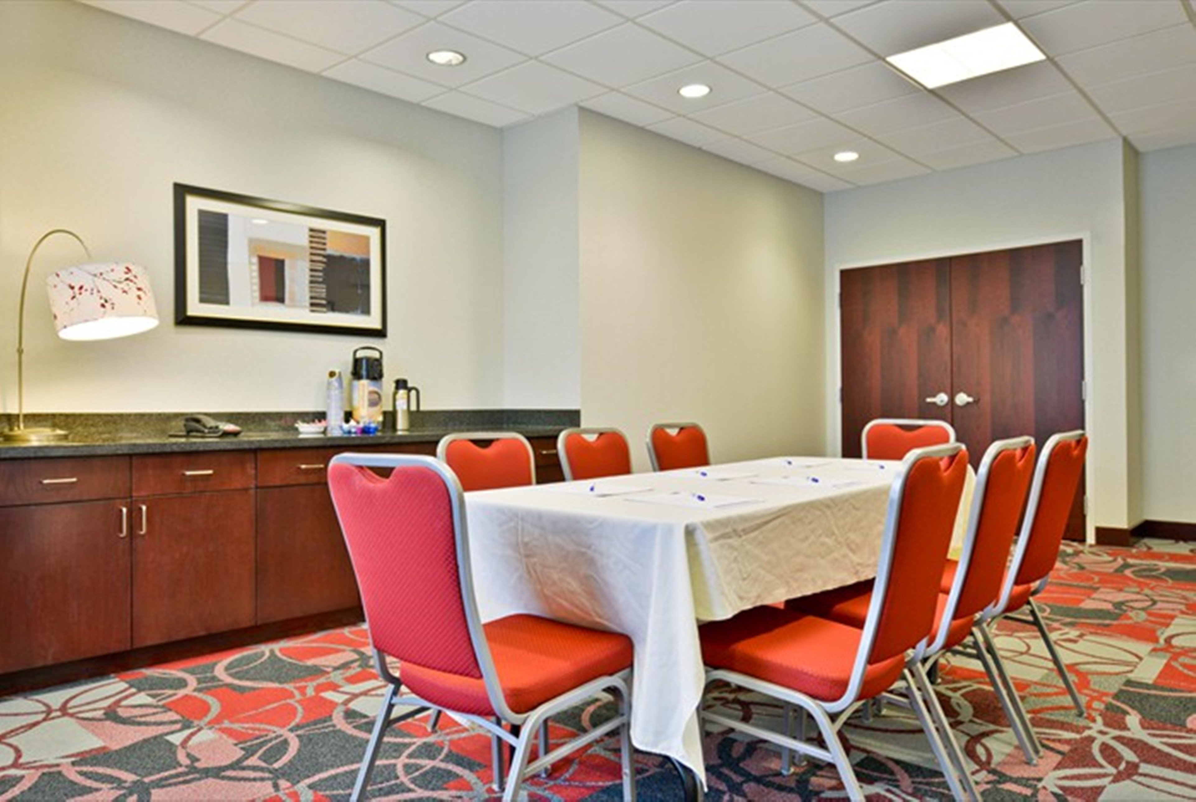 Holiday Inn Express Hotel Amp Suites Utica 54/58