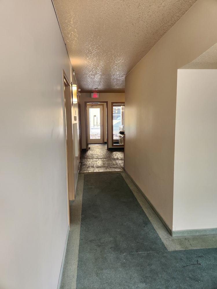 Waterton Lakes Lodge Resort 23/50