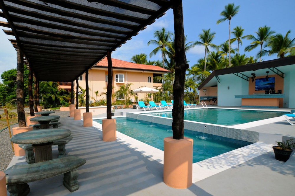 Cocomar Beachfront Hotel Island Resort 5/65