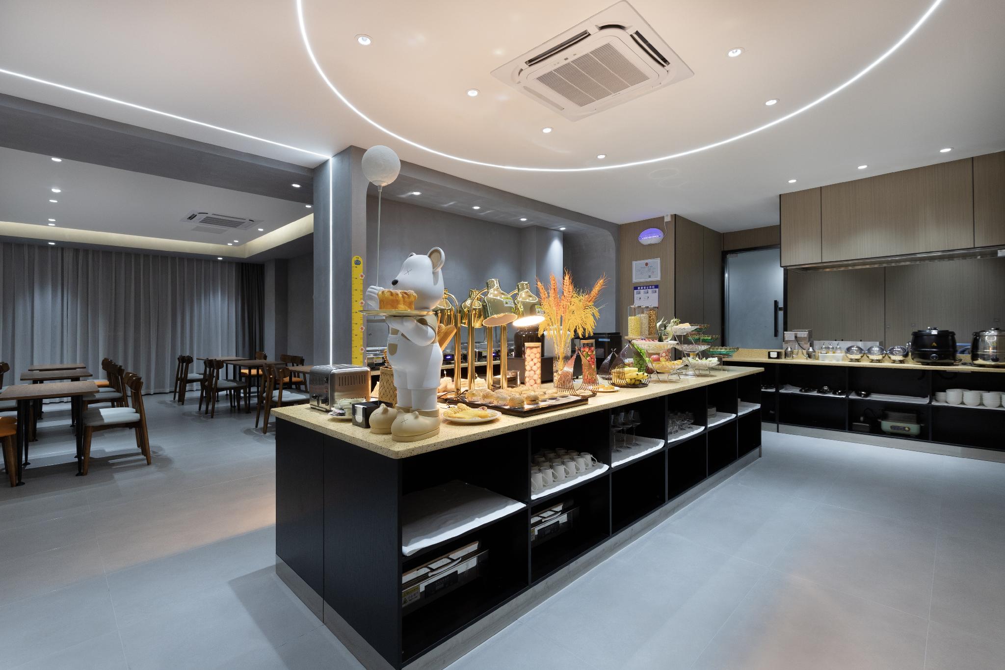 Grand Mercure Guangzhou Baiyun International Airport 18/26