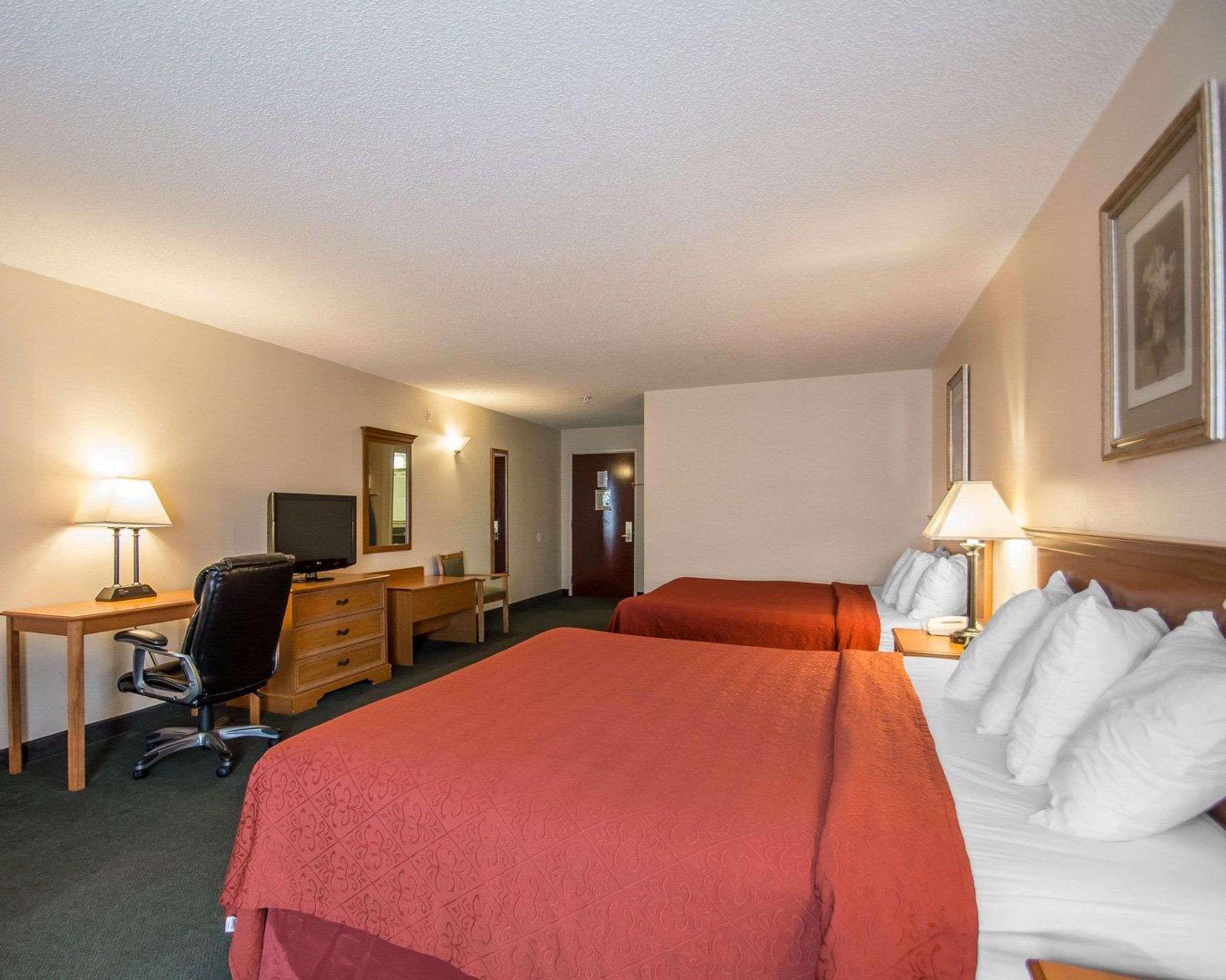 ROOM, 2 DOUBLE BEDS