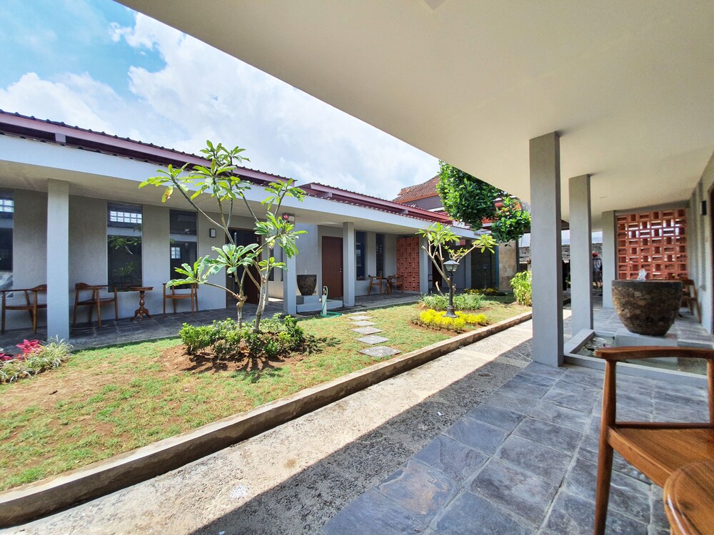 SANUR AGUNG HOTEL 75/77