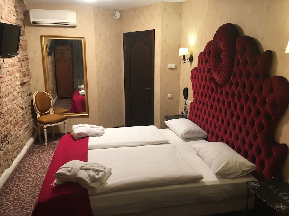 LUXURY, SUITE, KING BED