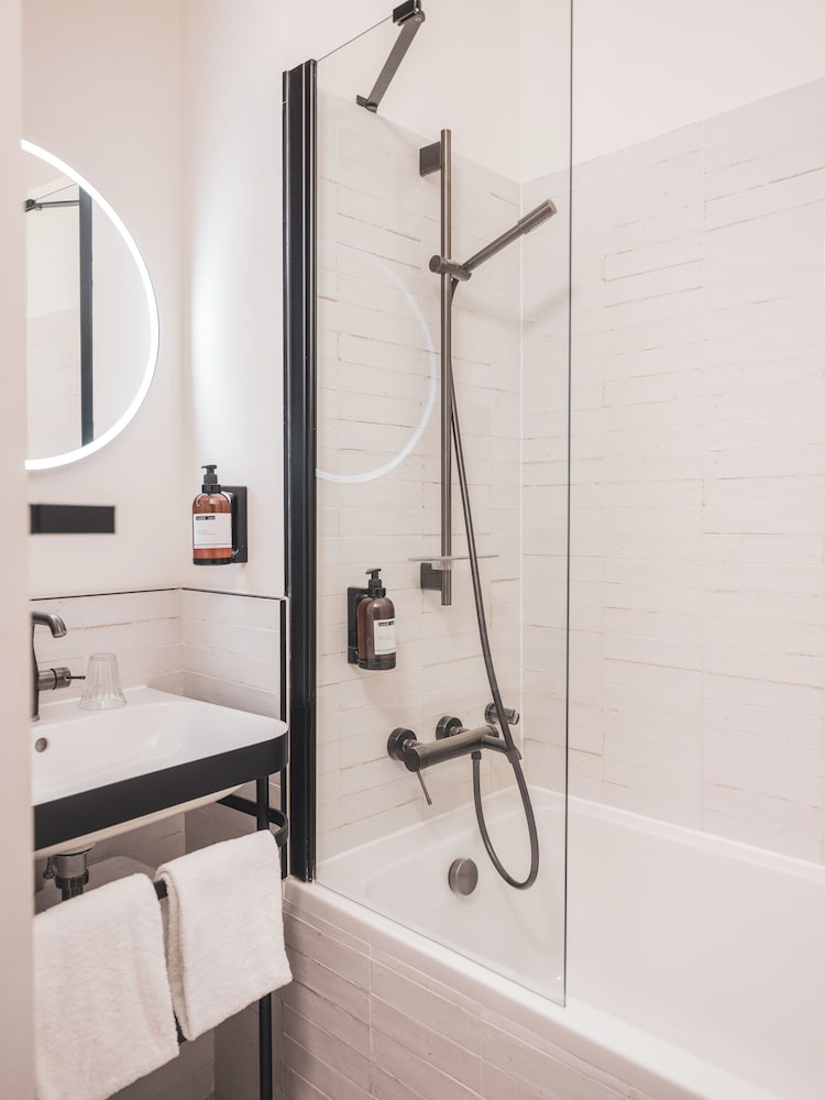 The Originals Boutique Hotel Saint Jean Dacre La Rochelle Vieux Port 67/68