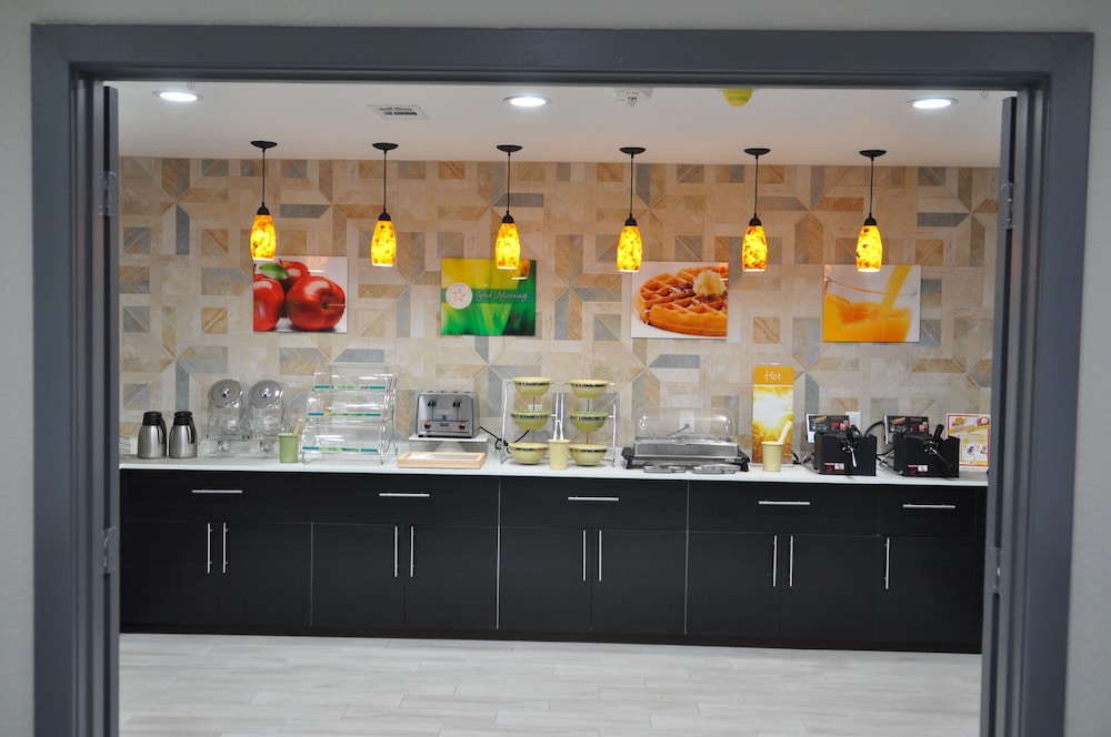 QUALITY INN AND SUITES PLANO EAST RICHARDSON 50/62