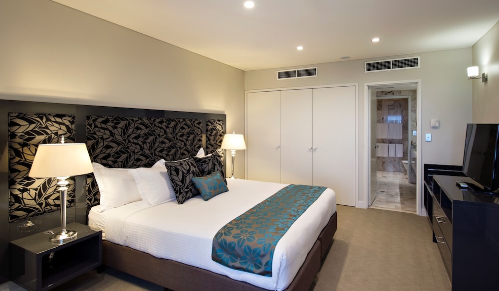 Hilton Darwin 9/55
