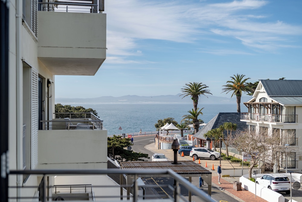 Harbour Square Hermanus Apartments 2/50