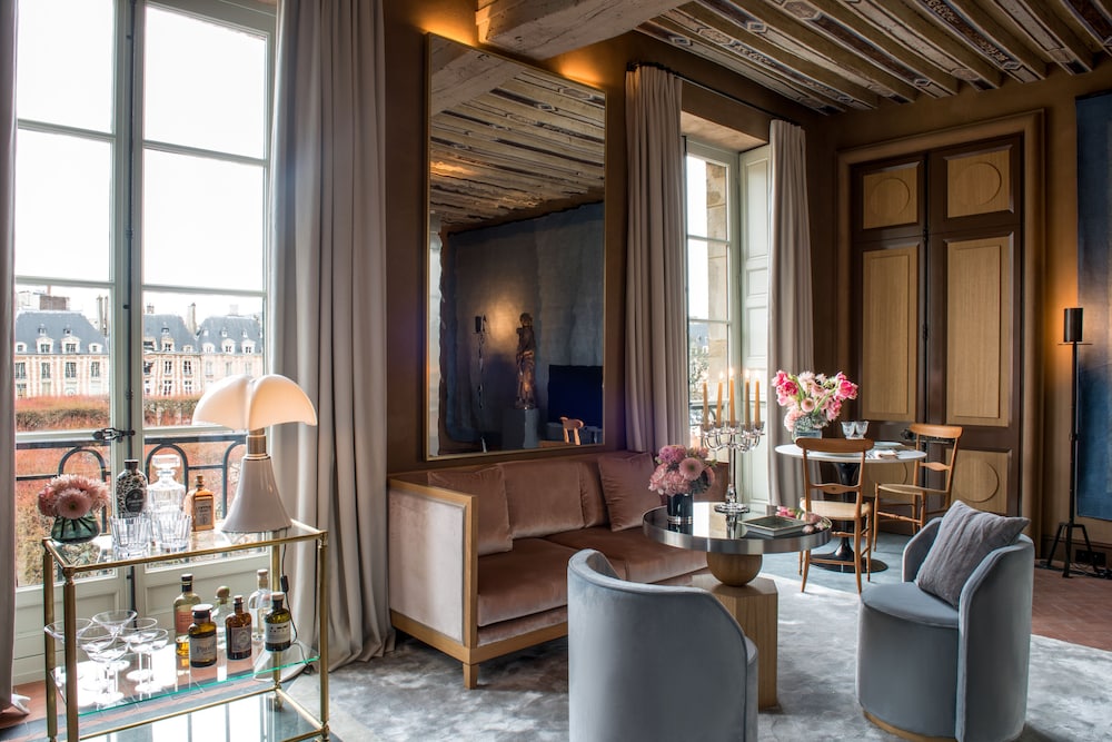 Cour des Vosges 29/50