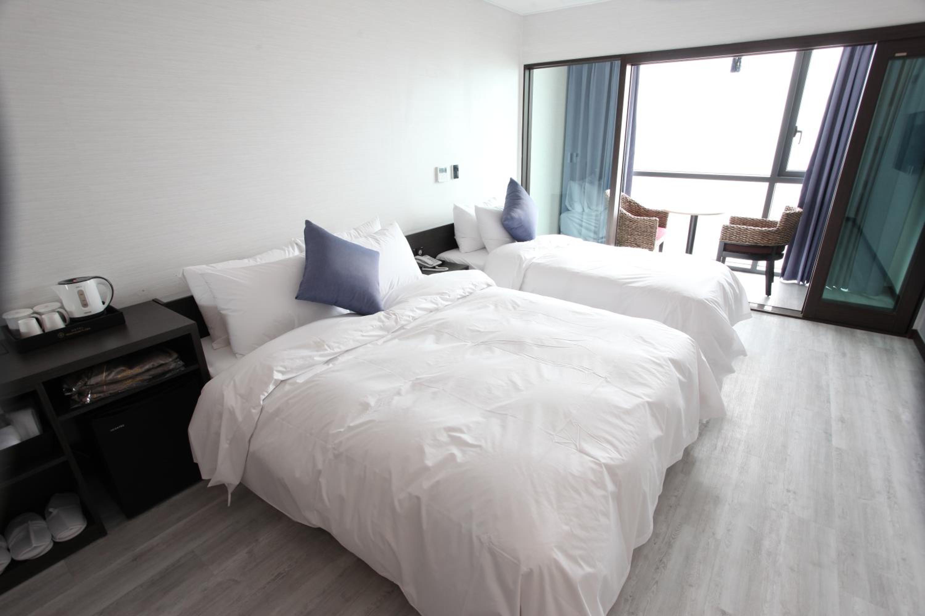 Deluxe, Double or Twin Bed, Sea View, Hotel Wooyeon Flora 4/9