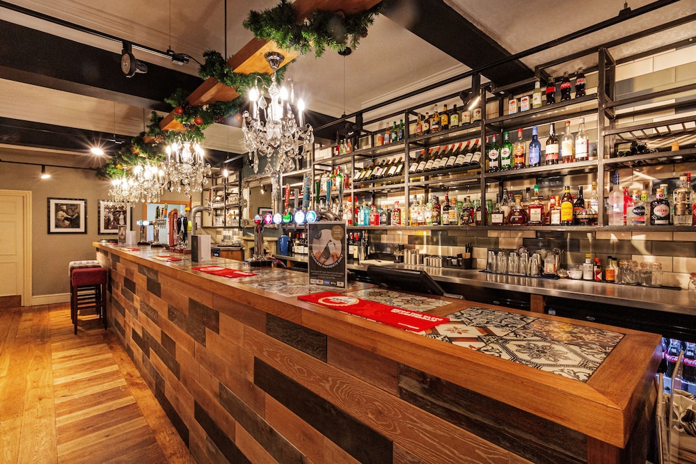 The Golden Fleece Hotel 12/50