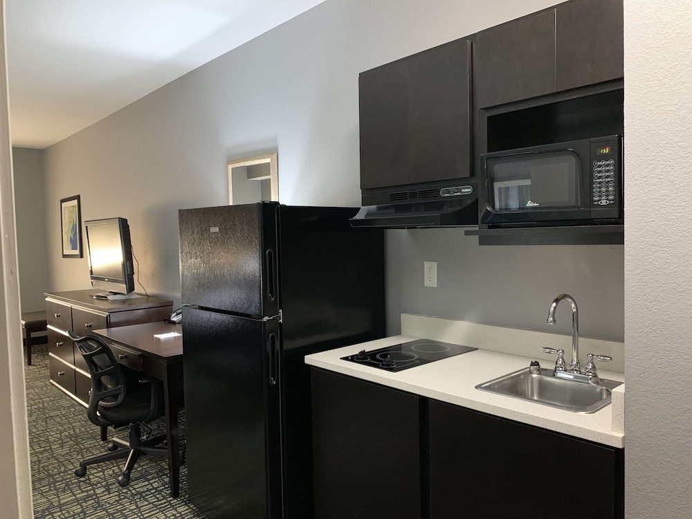 Best Western Plus Olive Branch Hotel & Suites 31/32