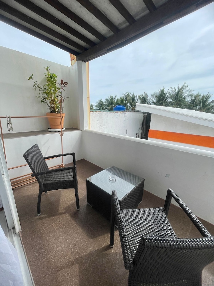 Calypso Beach Dive Resort 50/76