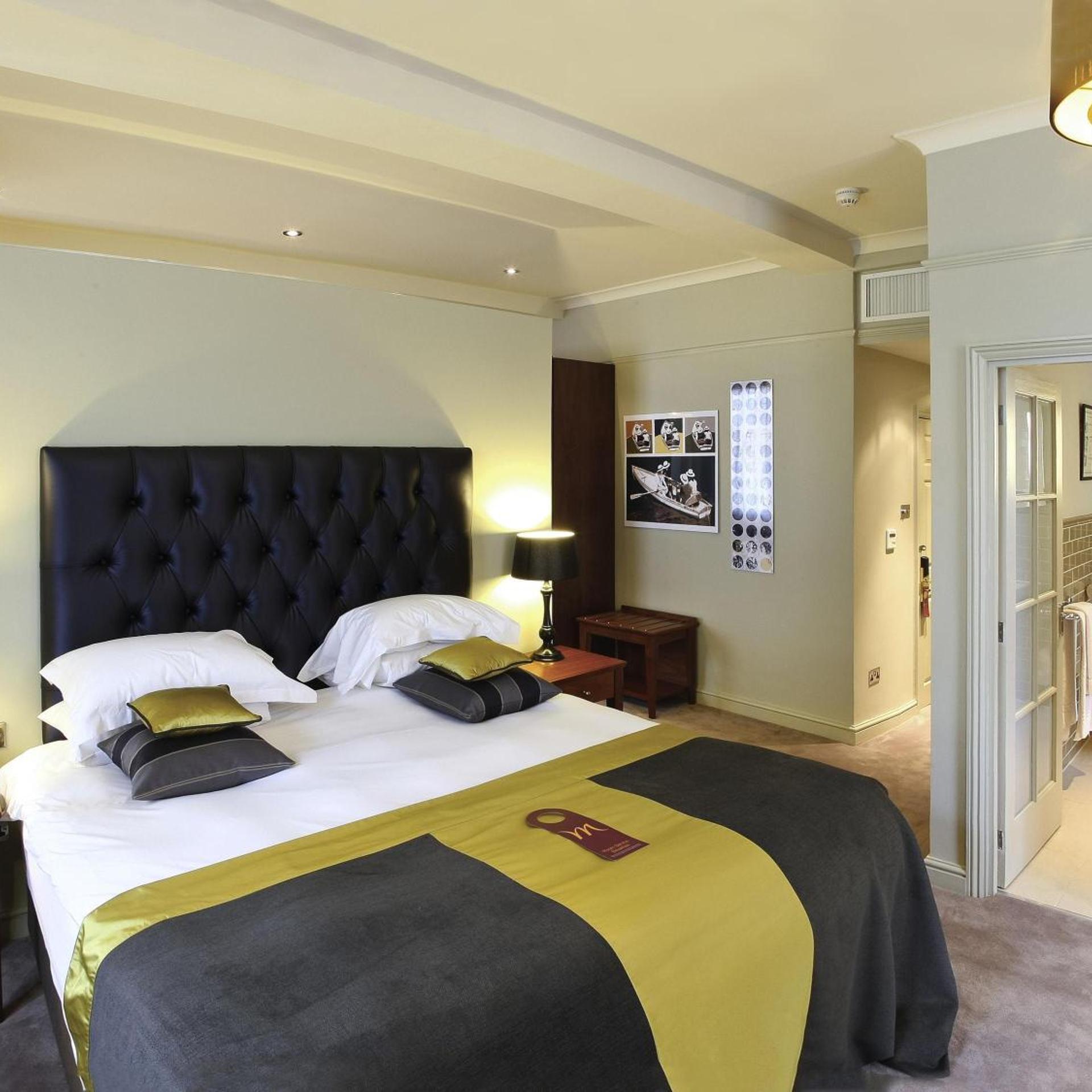 PRIVILEGE, DOUBLE OR TWIN BED