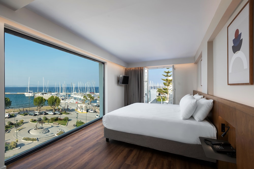 SUPERIOR, SUITE, SEA VIEW
