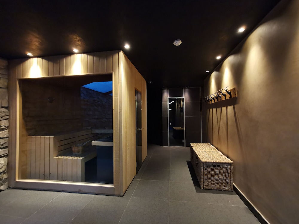 Hotel de Rougemont and Spa 26/50