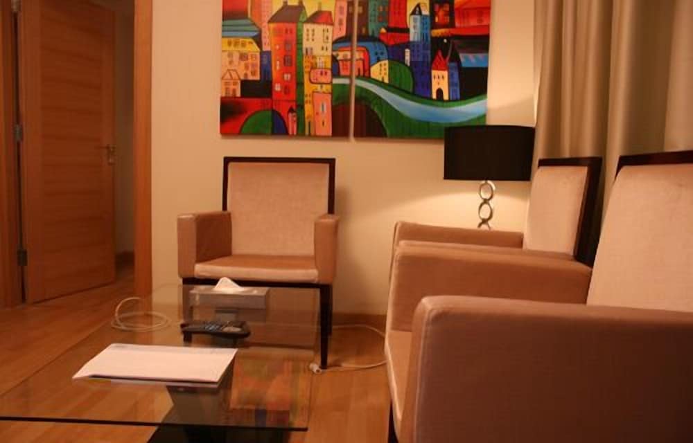 Crystal Hotel 34/39