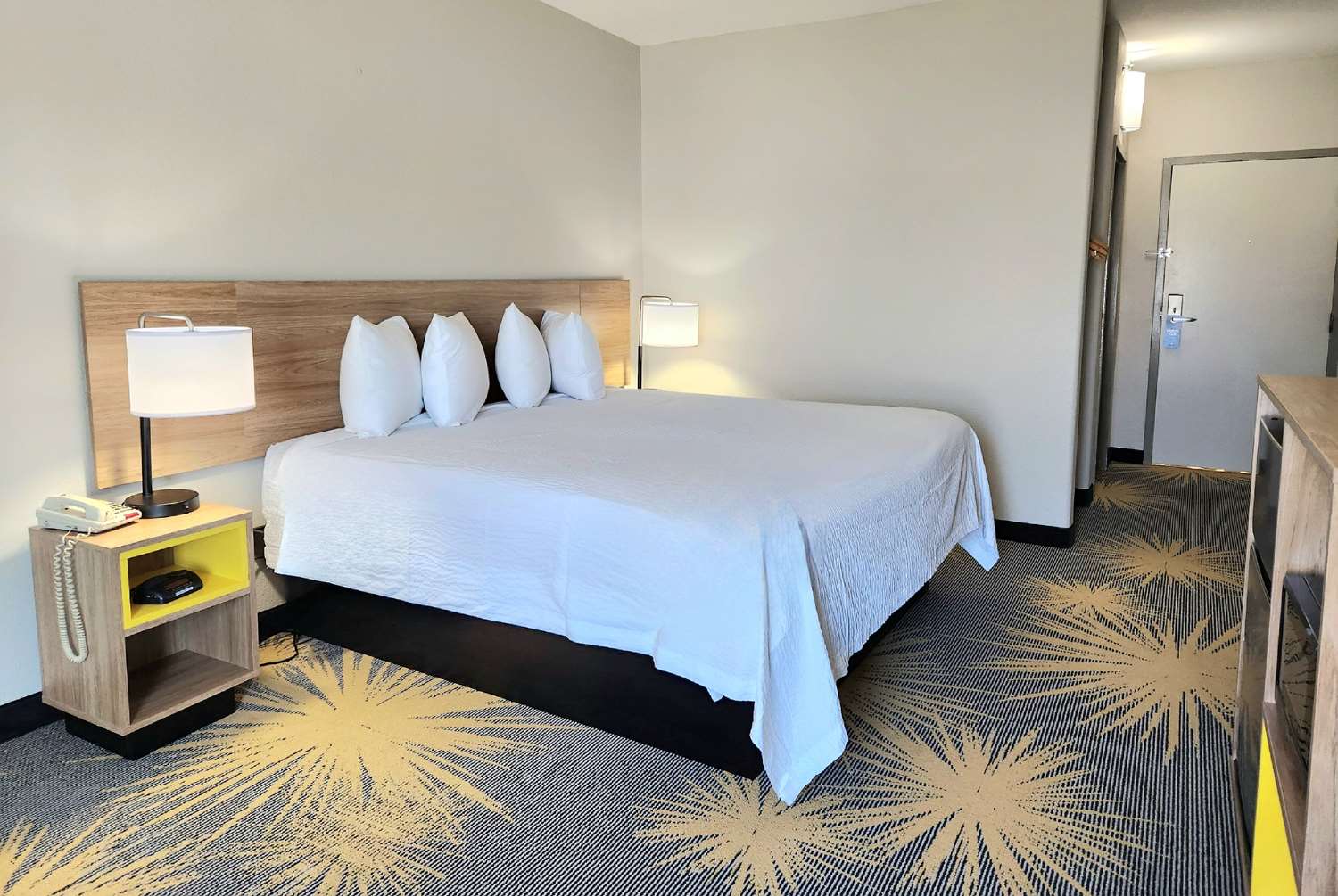 Days Inn by Wyndham LaPlace- New Orleans 12/33