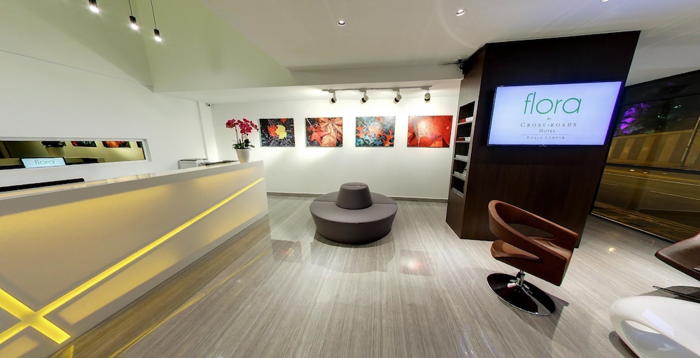 Flora by Crossroads Hotel 3/47