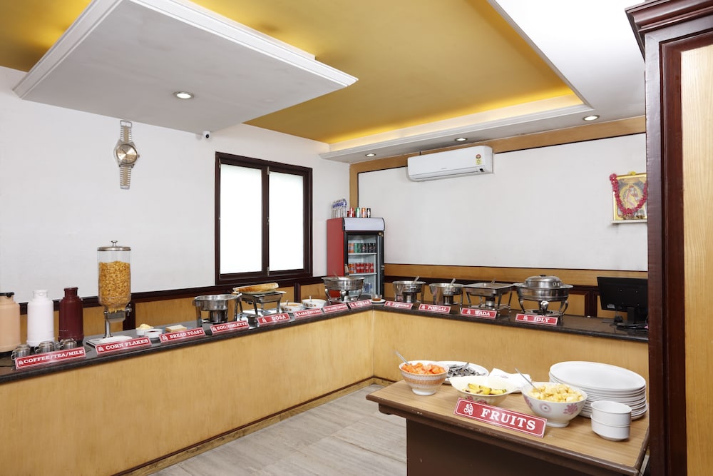 Sri Aarvee Hotels 24/30