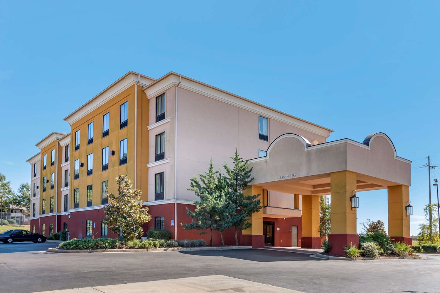 Comfort Inn & Suites Clinton - Jackson West 26/26