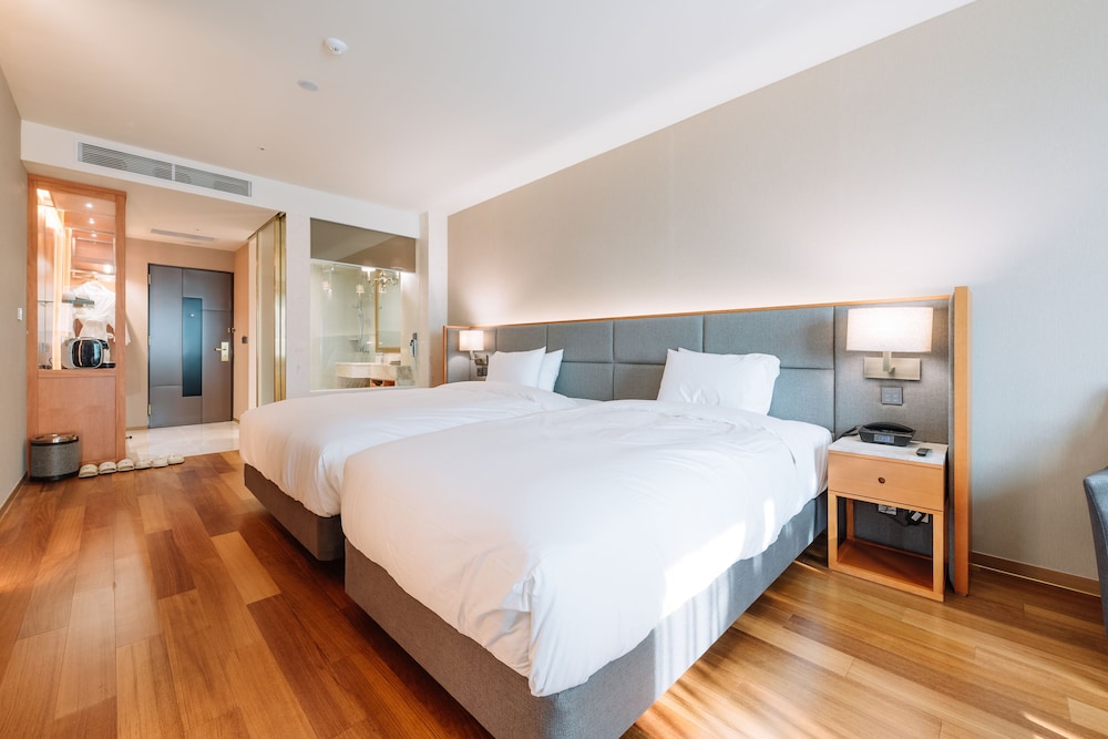 PARK, LUXURY, TWIN BEDS