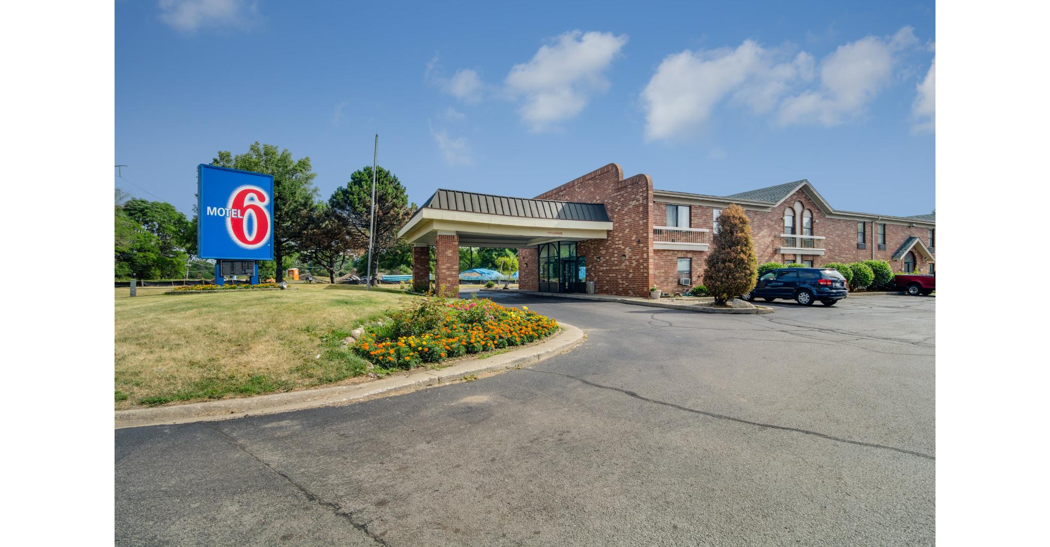 Motel6 Waukegan, IL 45/63