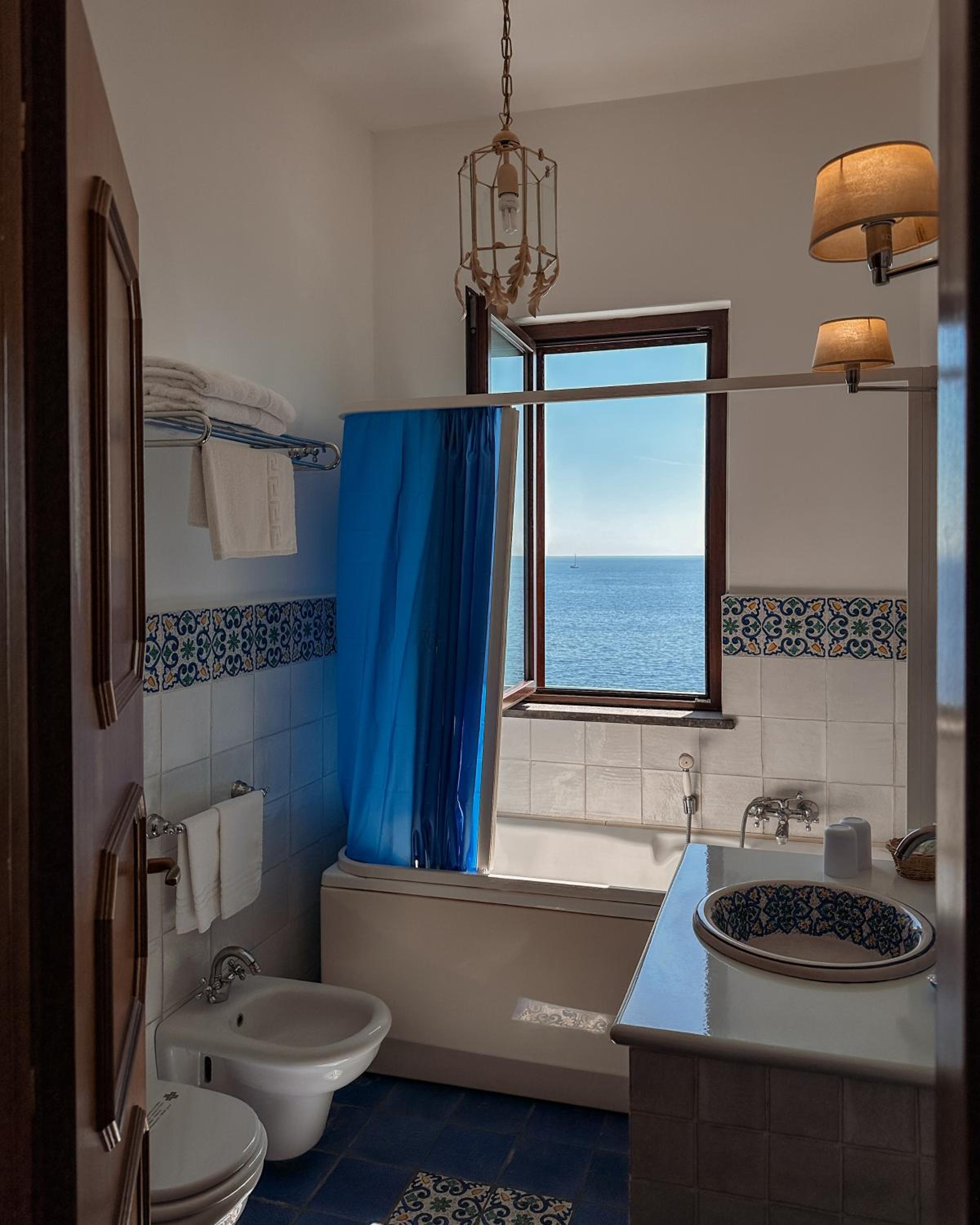 Hotel Rocce Azzurre 52/53