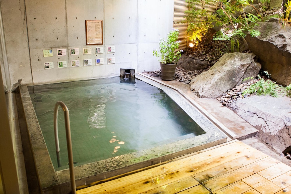 swimming pool spa