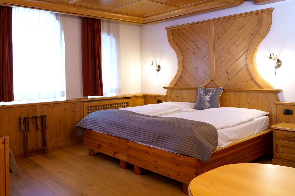 Schloss Hotel & Club Dolomiti 17/50