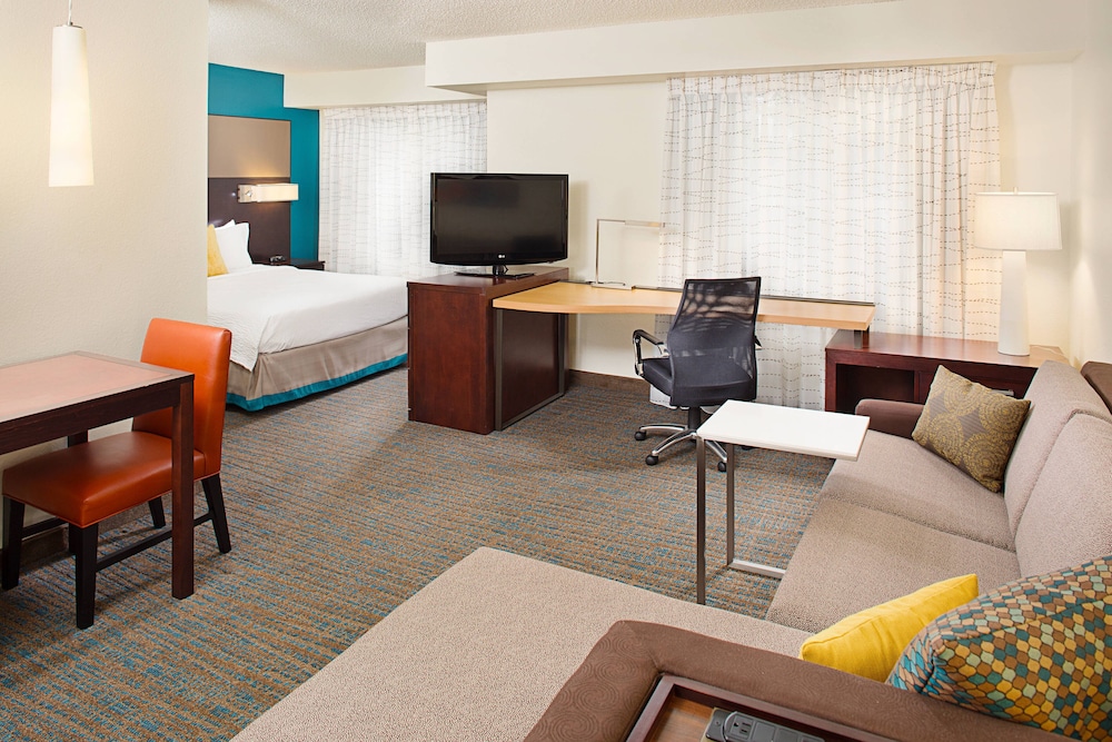 Residence Inn by Marriott Detroit Livonia 24/34