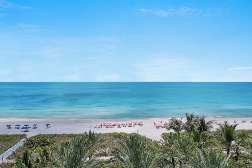 Grand Beach Hotel Surfside 40/47