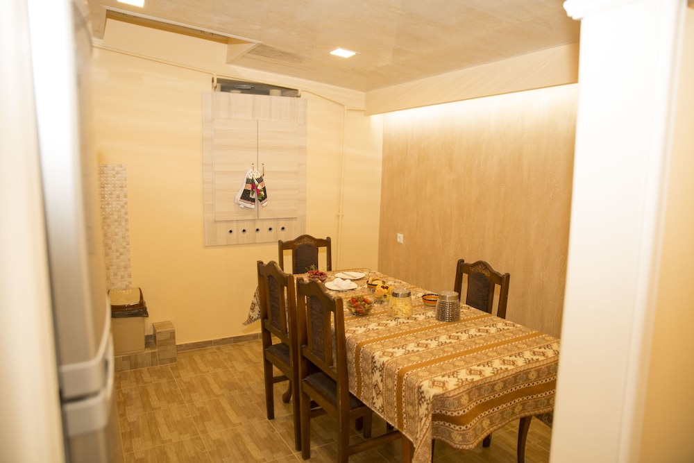 Your Hostel 24/33