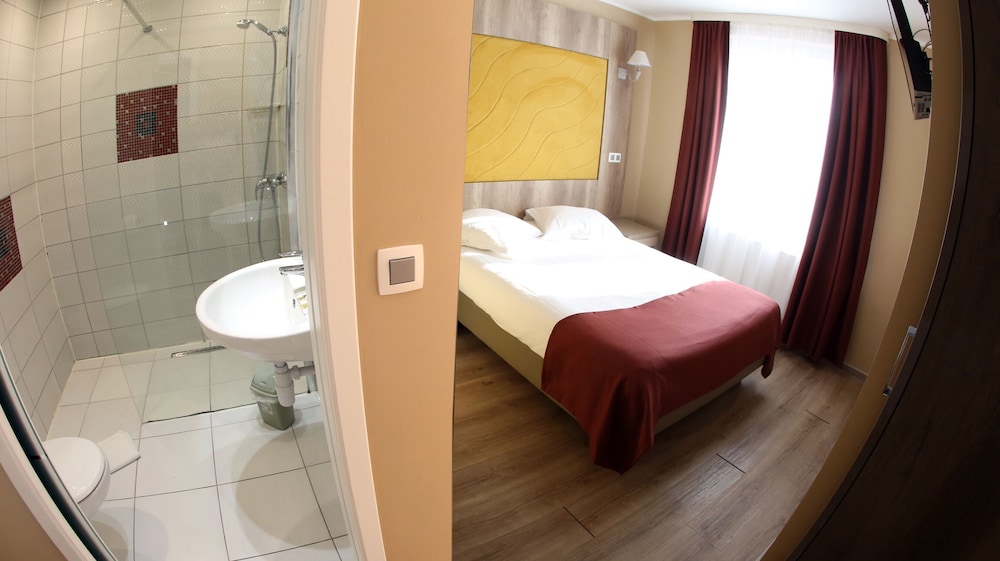 Hotel Phenix 37/74