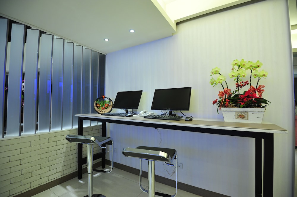 J Hotel 50/60
