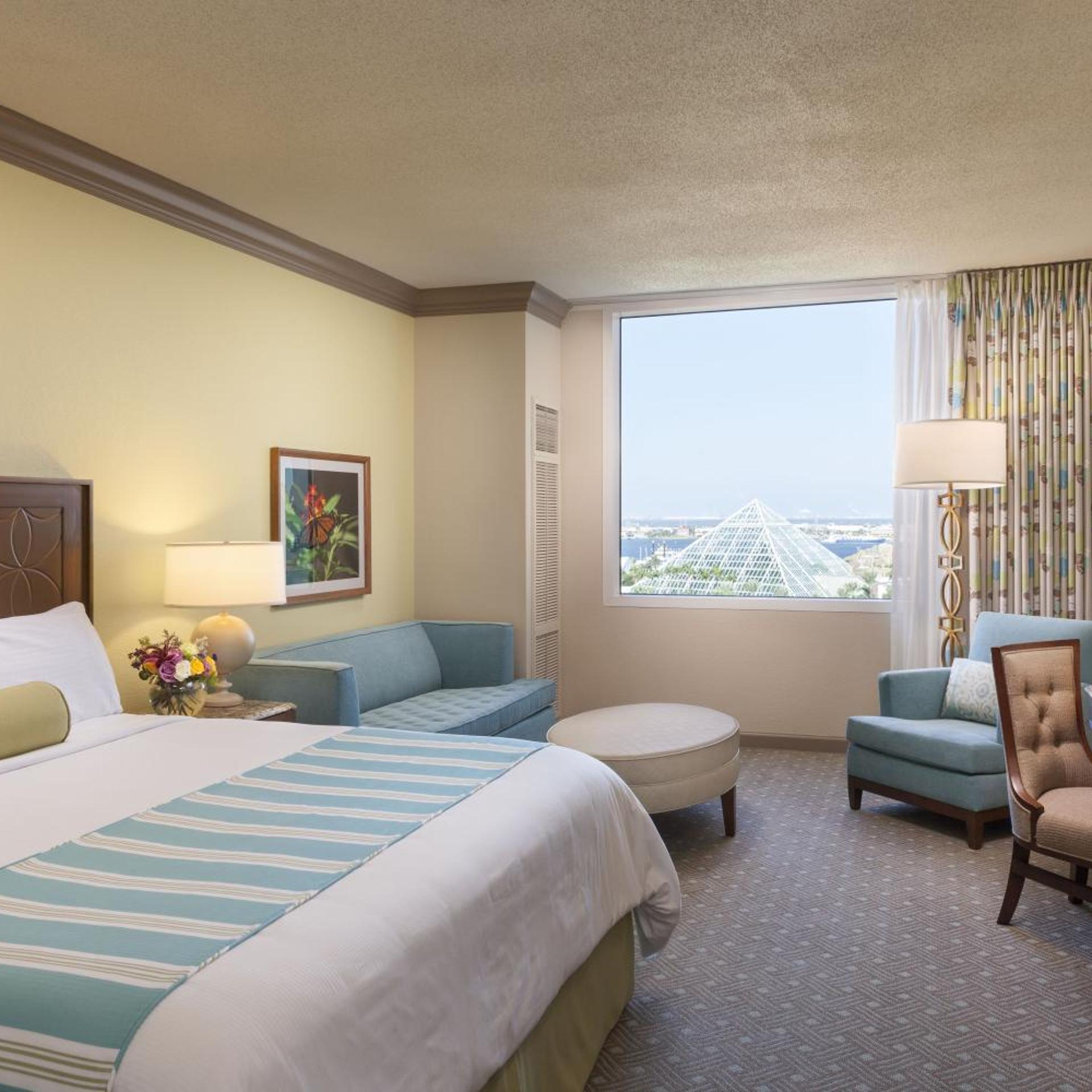 Bayou, King Bed, with View