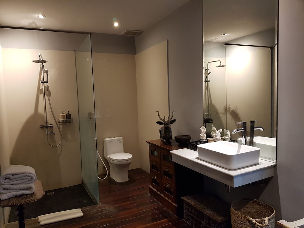 Room & Vespa 3 27/28