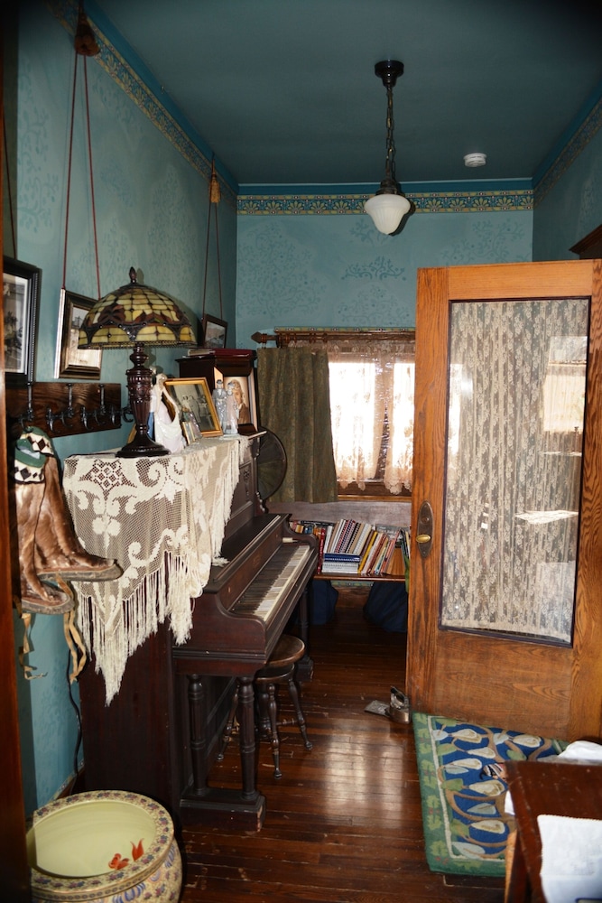 Alaska Heritage House 59/74