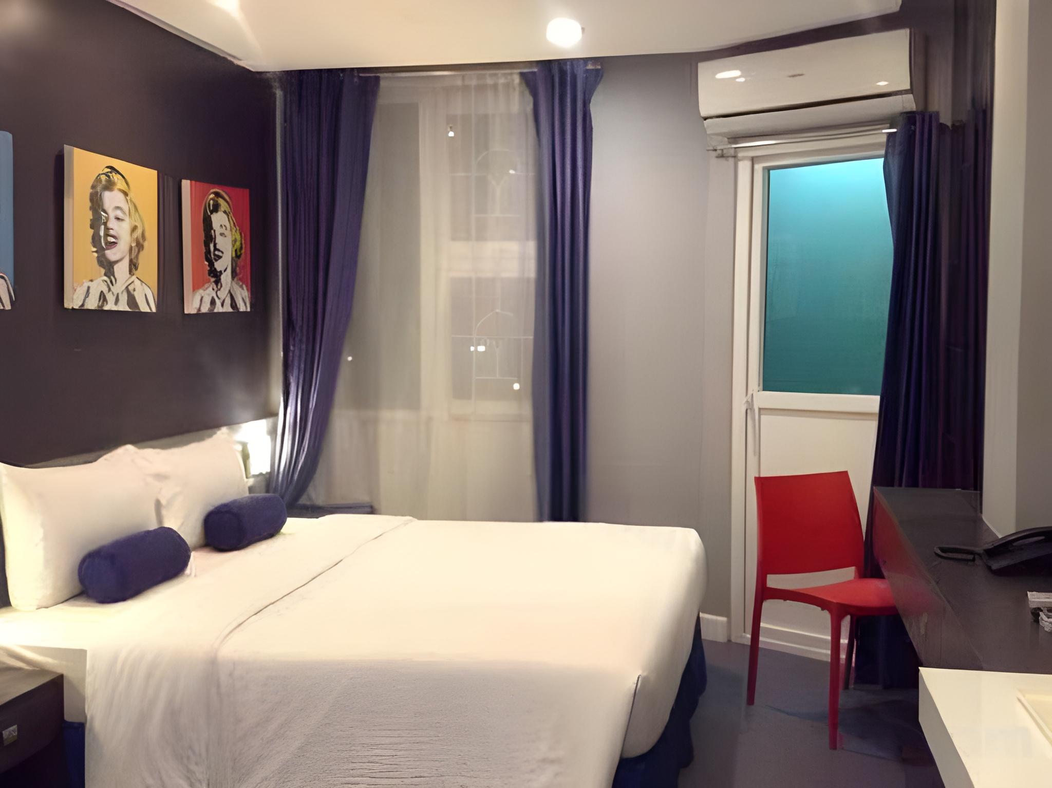 Room, Queen Bed