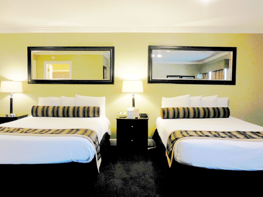 Sea Breeze Inn And Cottages 38/75