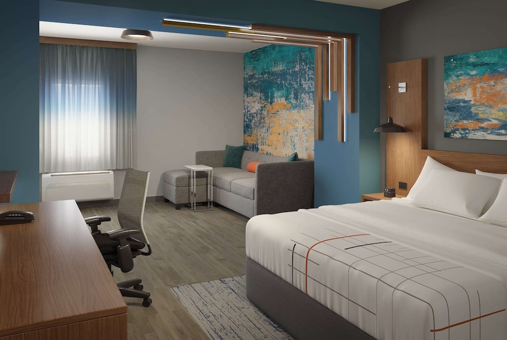 La Quinta Inn & Suites by Wyndham Locust Grove 19/55