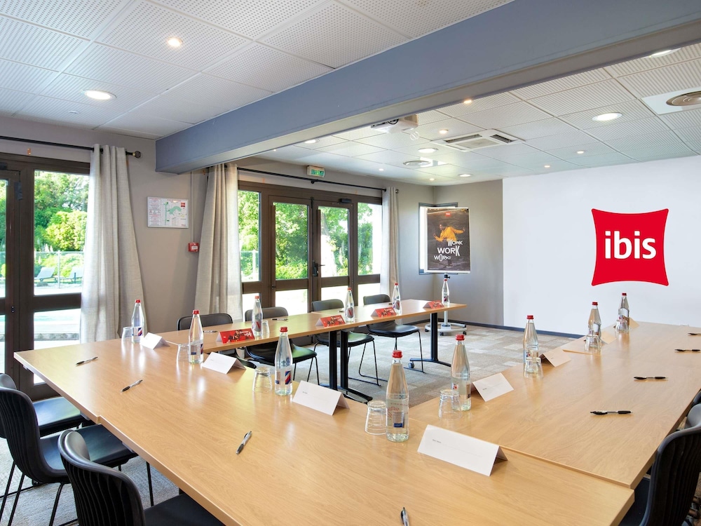 Ibis Salon De Provence Sud 54/61