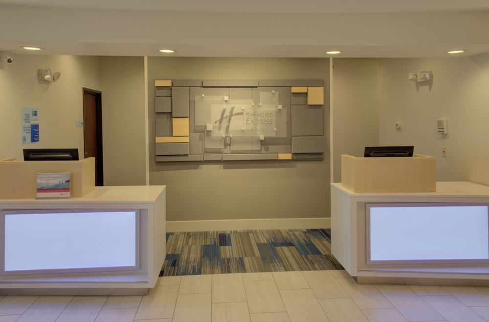 Holiday Inn Express Hotel Suites Le Mars 5/48