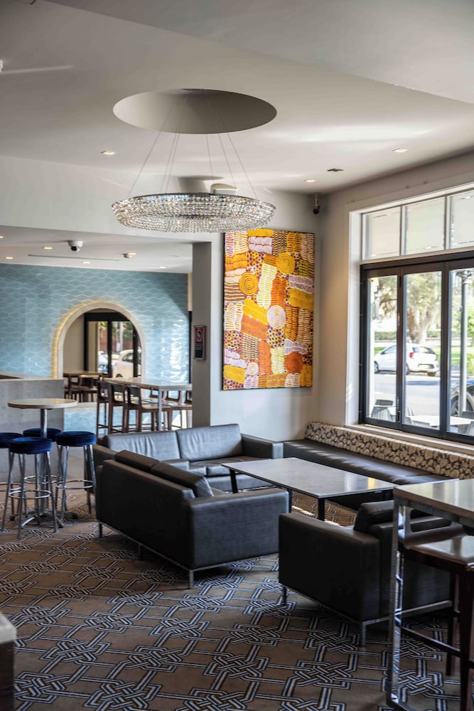 Royal Hotel Randwick 48/70