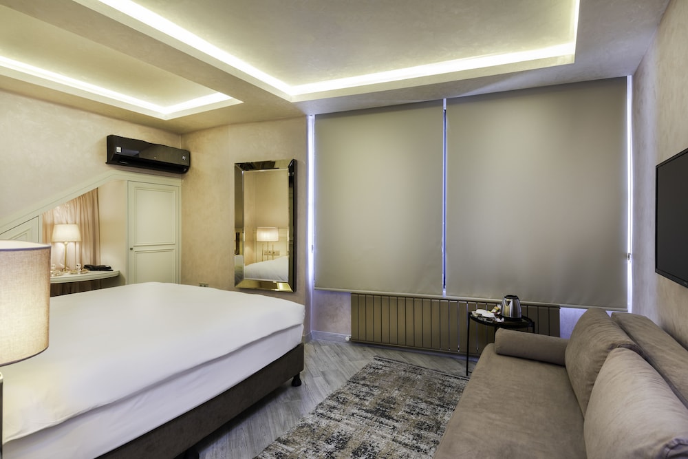 Ayramin Deluxe Hotel 30/78