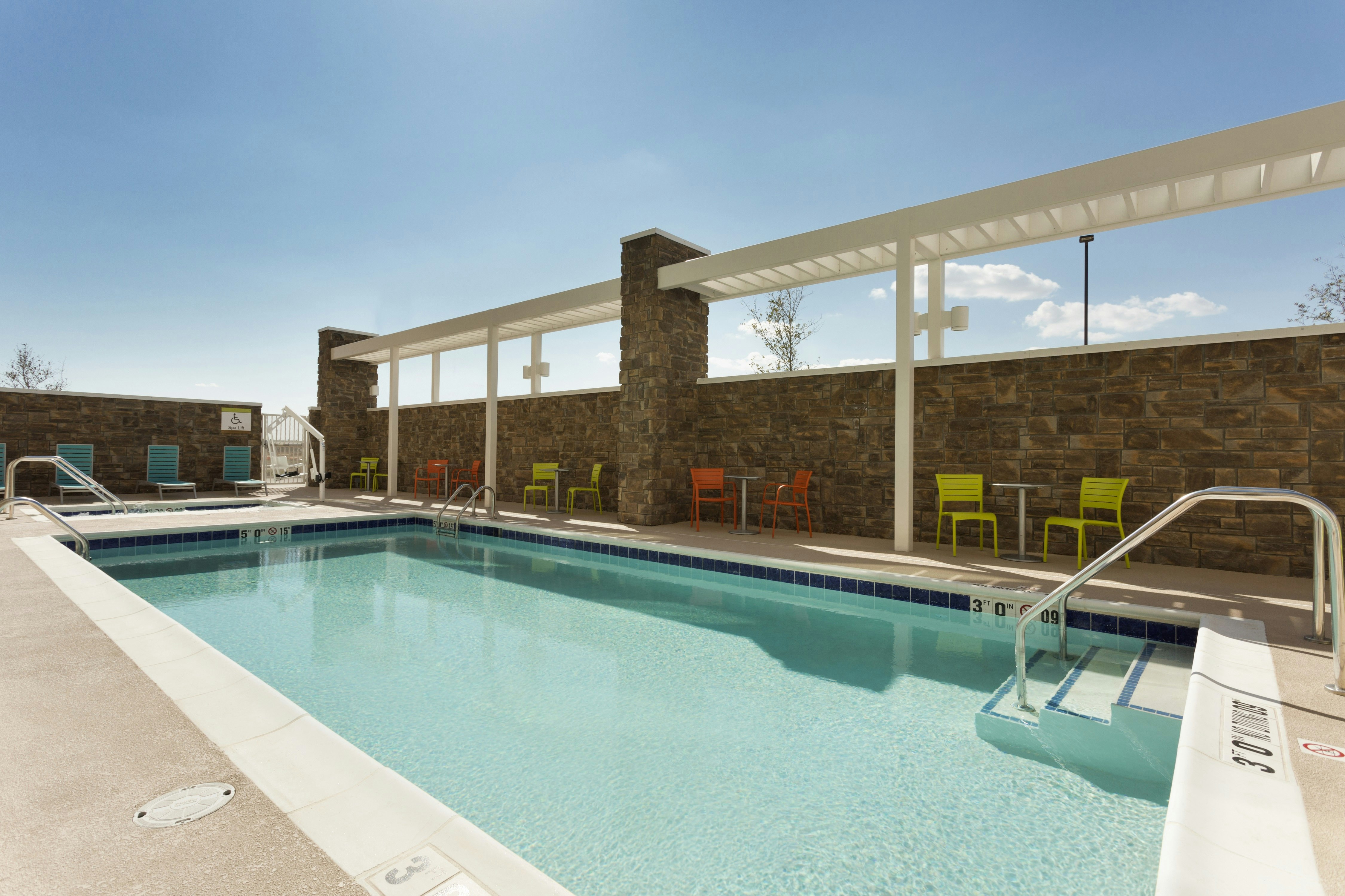 HOME2 SUITES BY HILTON MIDLAND 13/15