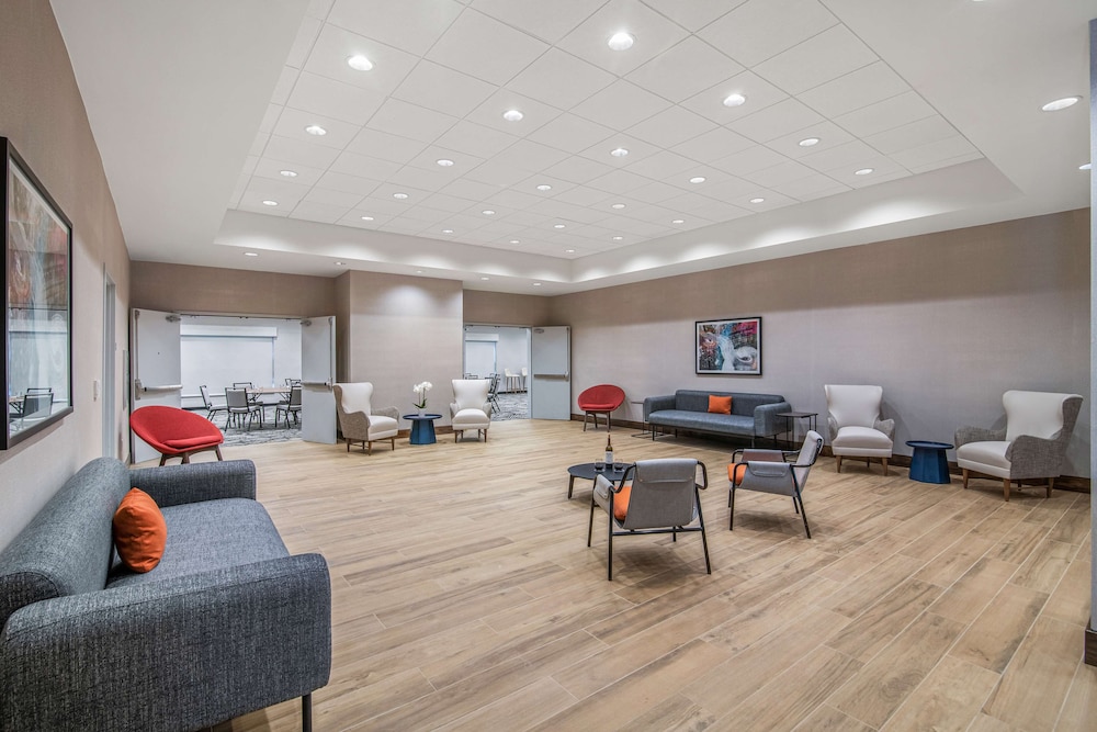 Hyatt Place Newark/Silicon Valley 44/64