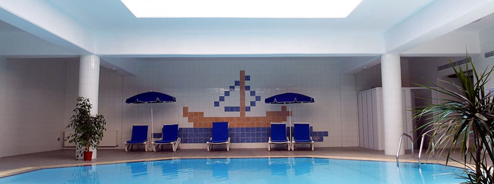 swimming pool spa
